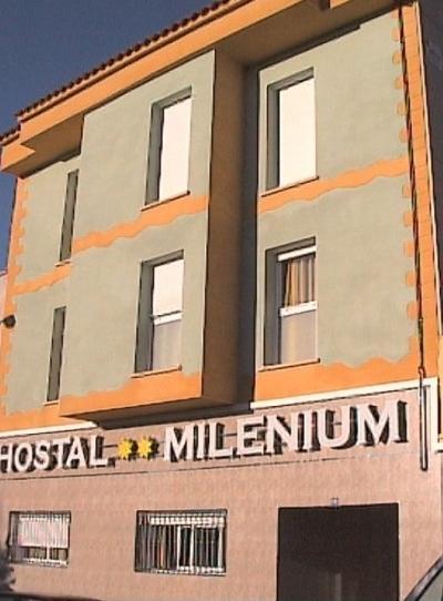 Els Monjos Hostal Milenium מראה חיצוני תמונה