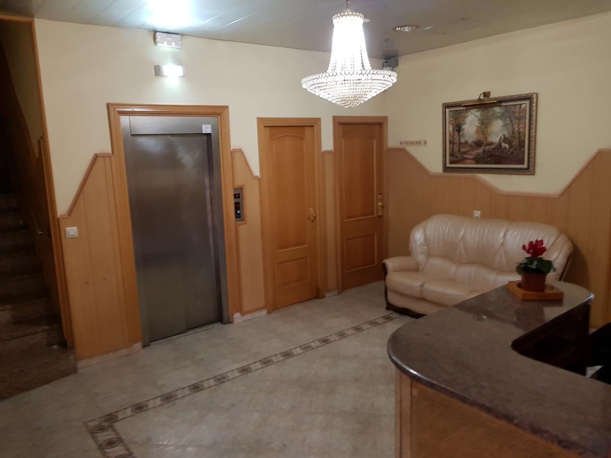 Els Monjos Hostal Milenium מראה חיצוני תמונה